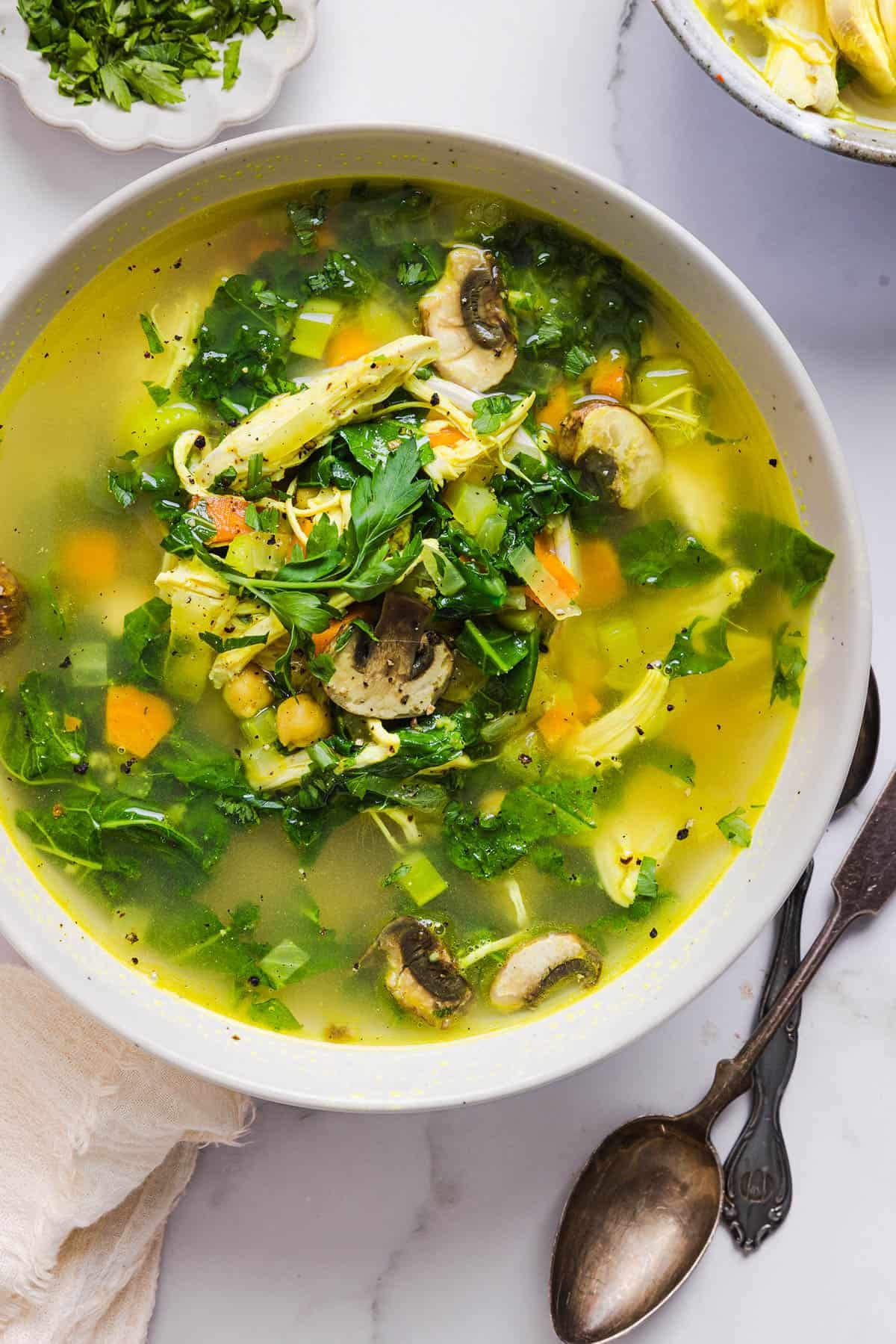 This Detox Immune-Boosting Chicken Soup is the perfect remedy for flu season filled with antioxidants that boost immunity and keep you warm all winter long!
