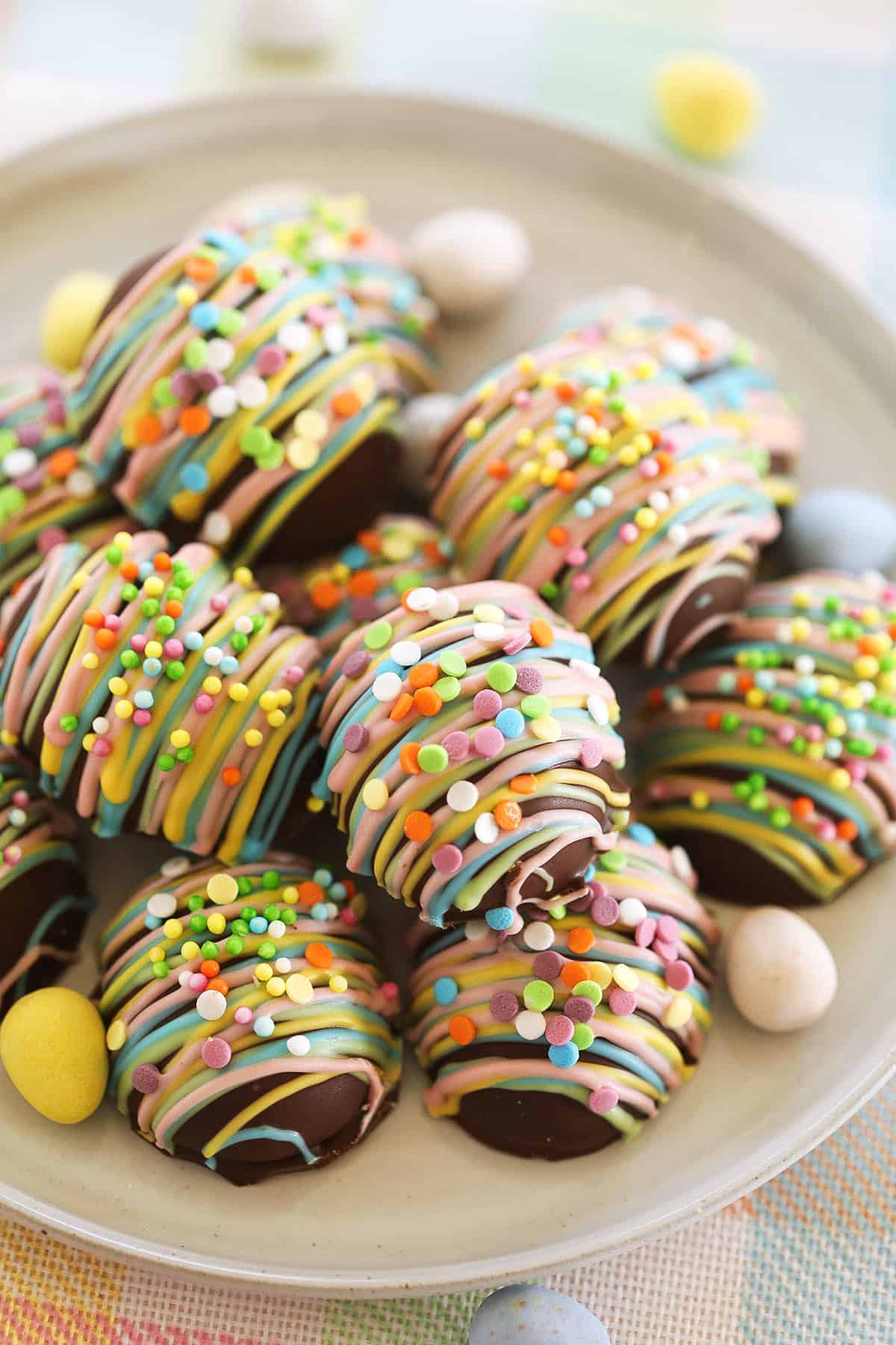 These Healthy Chocolate Peanut Butter Eggs are an easy no-bake Easter treat made with just a few simple ingredients! A healthier version of Reese's eggs that are gluten-free and refined sugar-free!